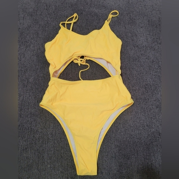 NWOT Womens Cut Out Monokini Swimsuit - Picture 4 of 8